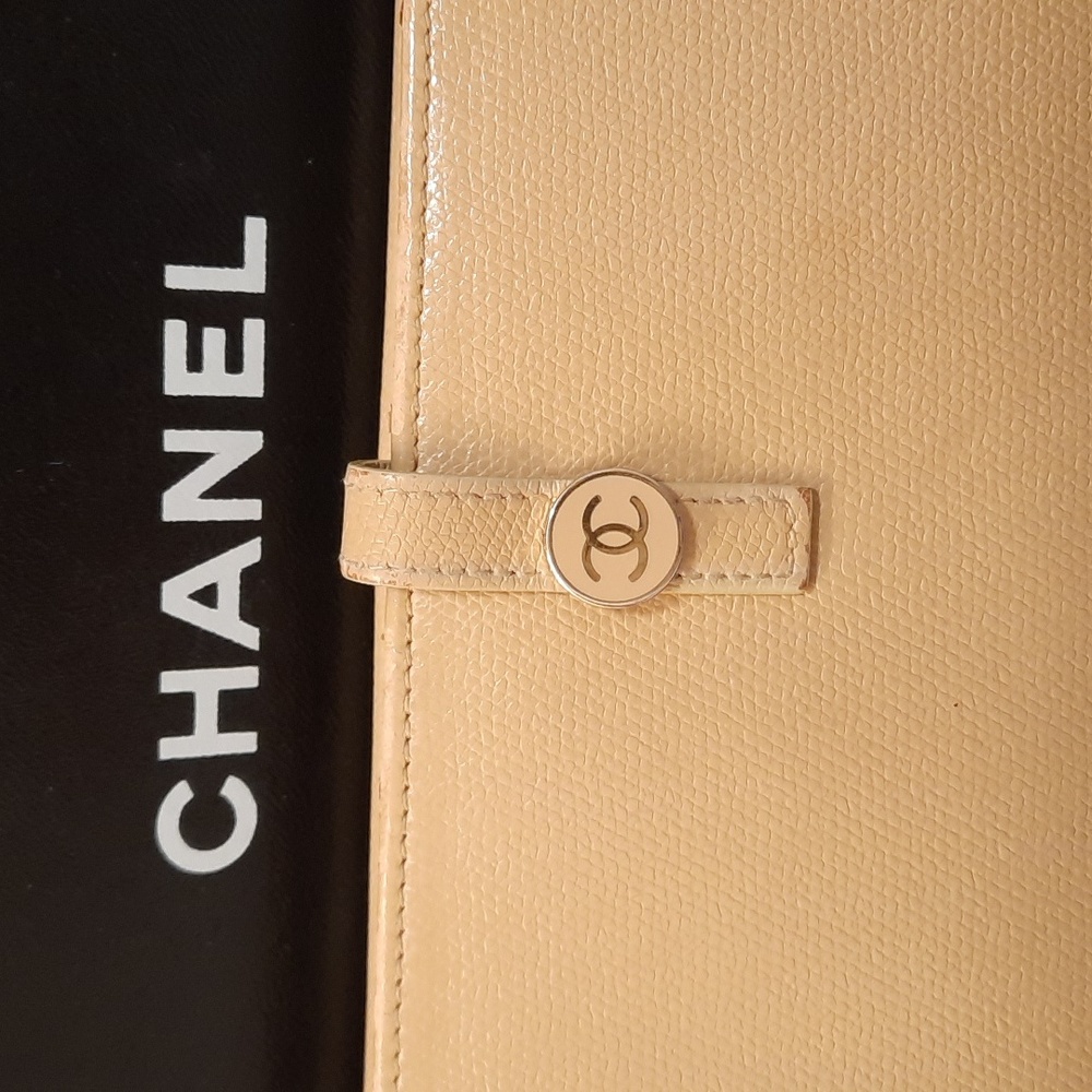 Authentic chanel wallet - Picture 2 of 10
